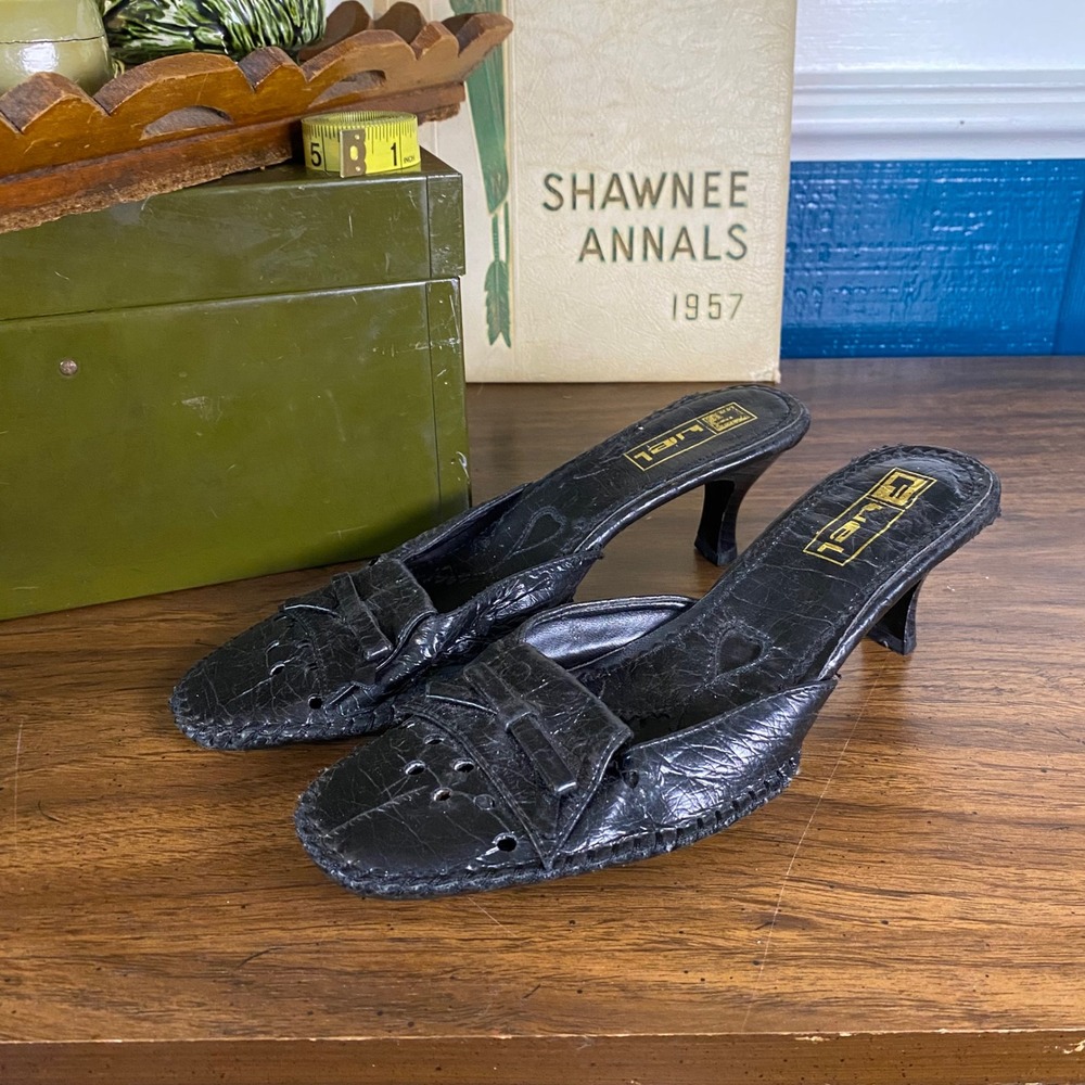 Black Crinkle Leather Kitten Heel Mules Pointed Toe Bow Detail Size 6.5